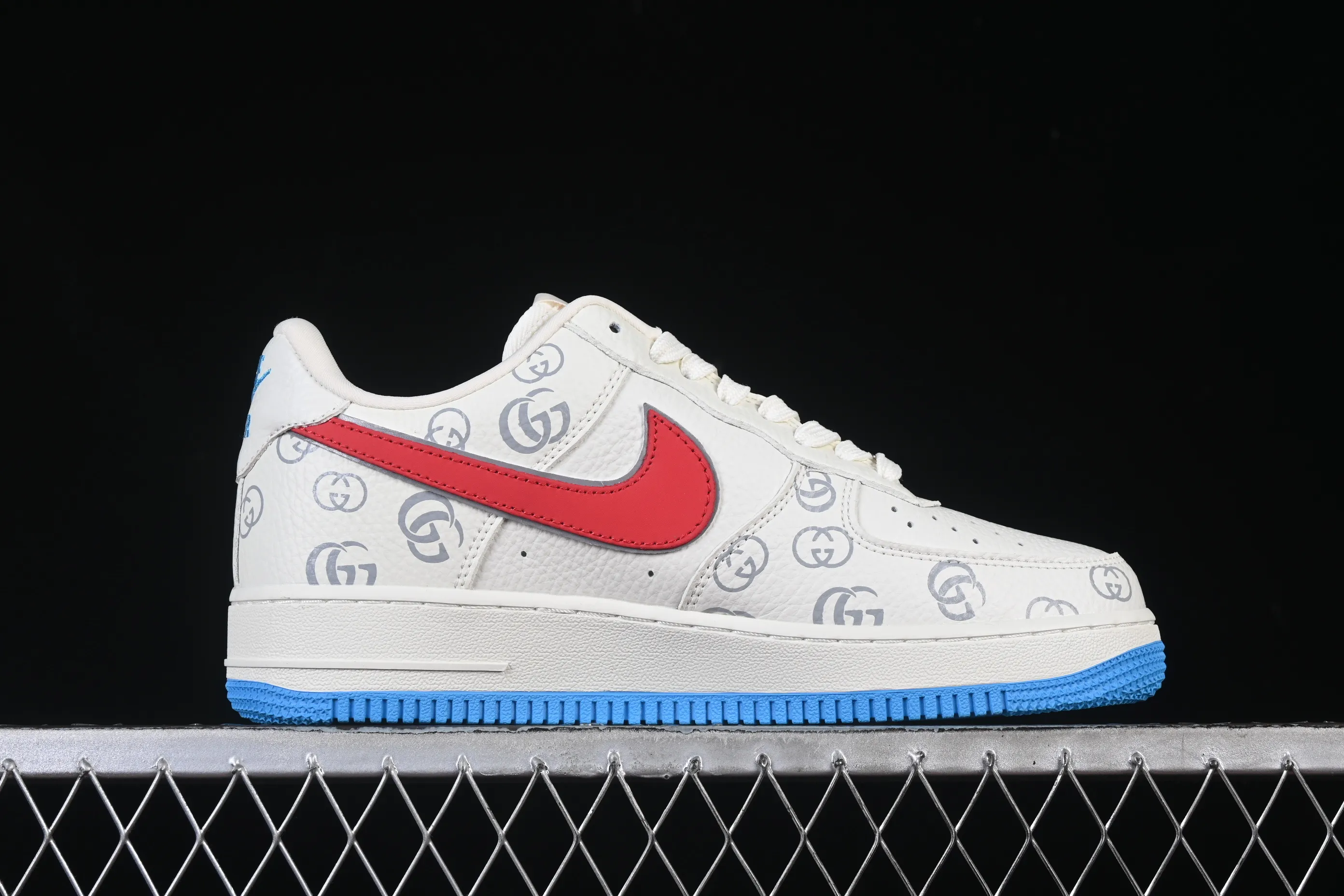 All categories Nk Air Force 1 Air Force series Nk Air Force 1 Low Air Force low-top Nike Air Force 1'07 Low Gucci co-branded white, red and blue Air Force 1 low-top casual sneakers SC0601-572